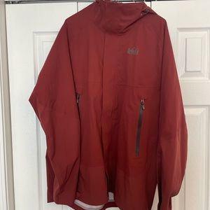 REI 2.5L Rain jacket
